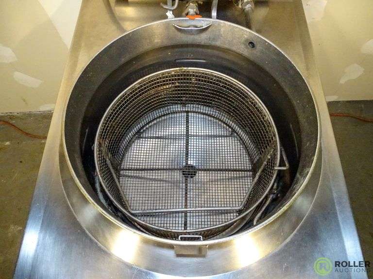 BKI Pressure Fryer FKMFC Electric Commercial Pressure Fryer with