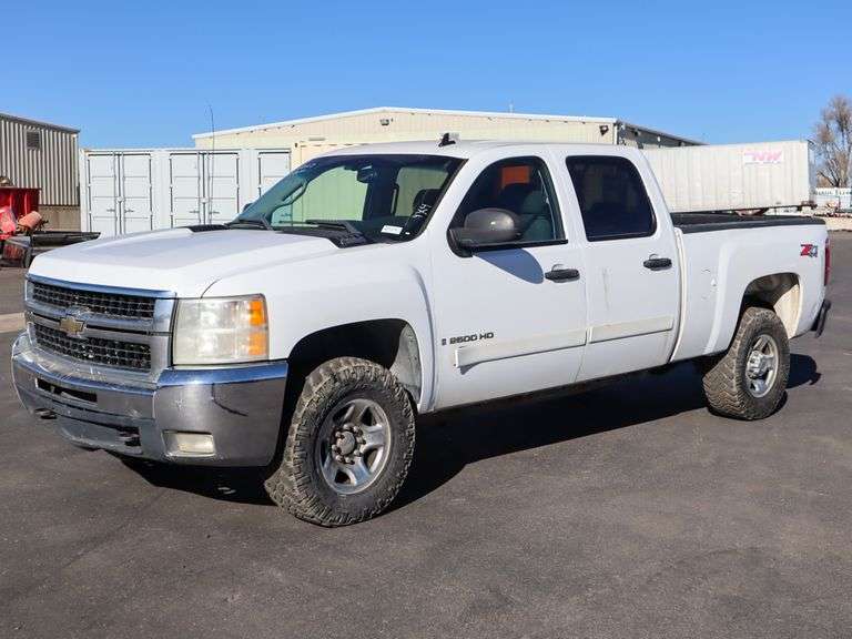 2007 CHEVROLET SILVERADO 2500 HD 4X4 CREW CAB PICKUP, V8, Automatic