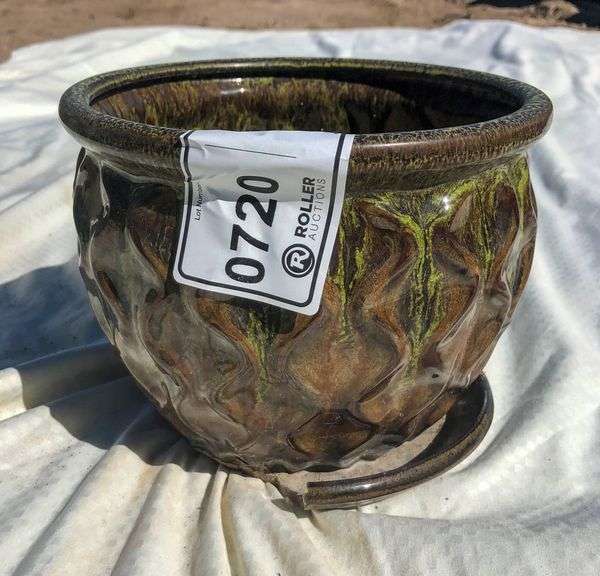 Pottery Roller Auction
