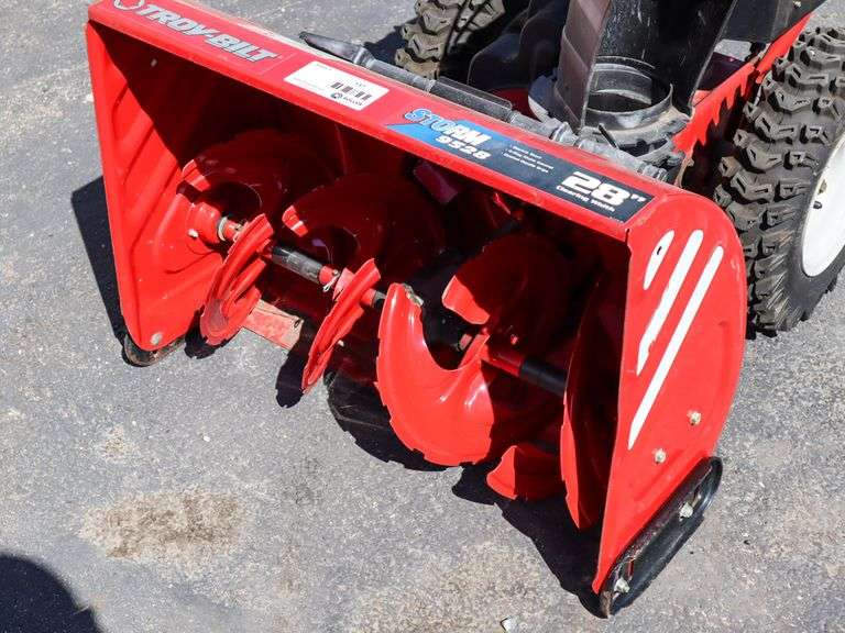 Troy Built Storm 9528 Snow Blower, Honda Gas Engine Roller Auctions