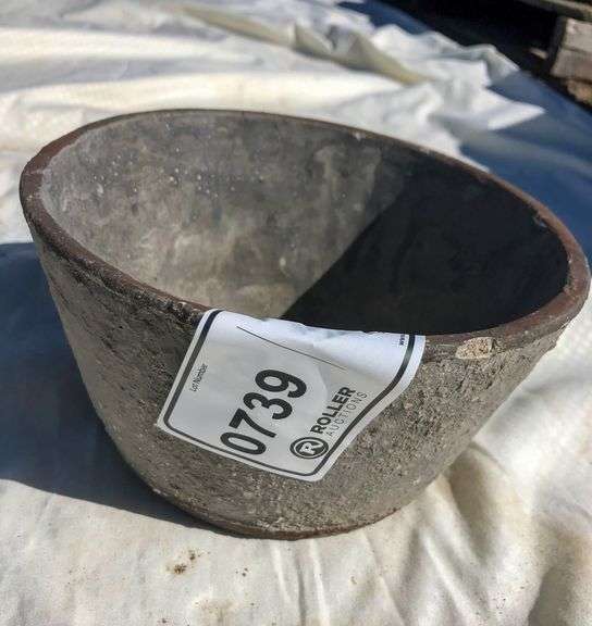 Pottery Roller Auction