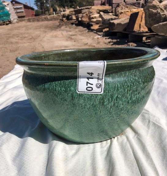 Pottery Roller Auction