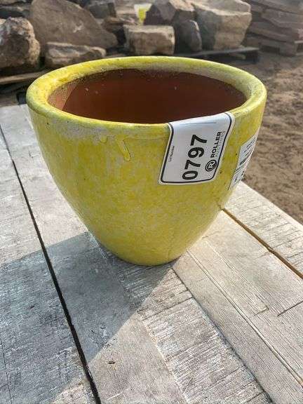 Pottery Roller Auction