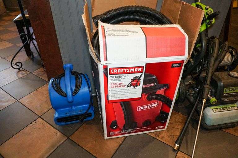 Craftsman 917967 Wet / Dry Vac, 9Gallon, 3.5Hp Roller Auctions