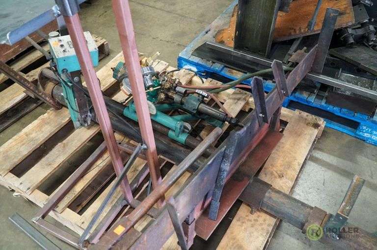 Victor DC2400 Duplicutter Pattern Torch, 1000 lb Capacity Hand Wench Lift Roller Auctions