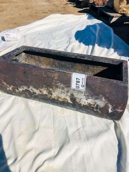 Pottery Roller Auction