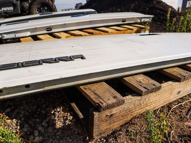 GMC Sierra Tailgate, Handle Broken Roller Auctions