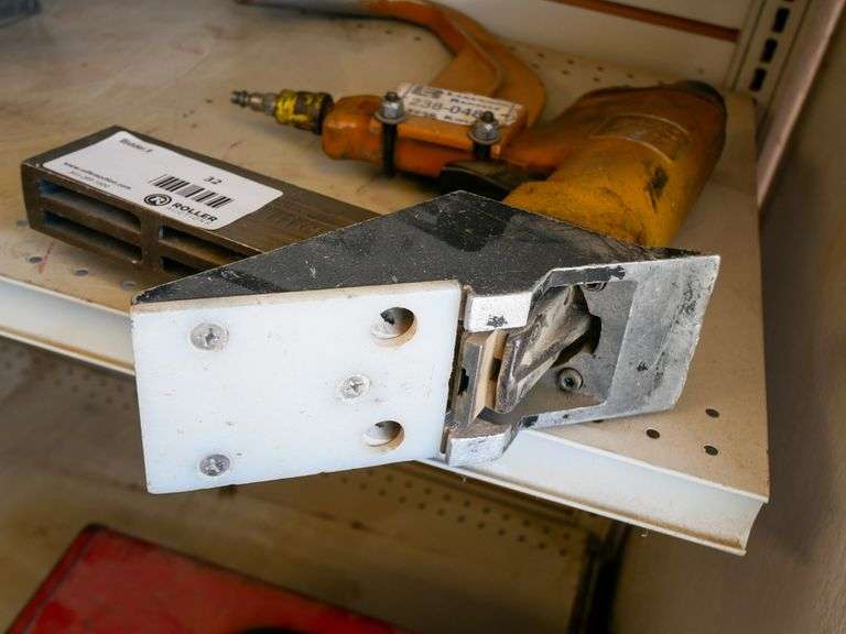 Pneumatic Bostitch M111 Hardwood Flooring Cleet Nailer Roller Auctions