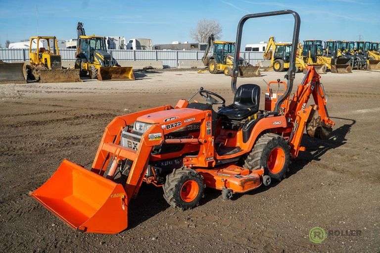 KUBOTA BX22 4WD Tractor/Loader, w/ Model BT600 Backhoe Attachment, 3Pt