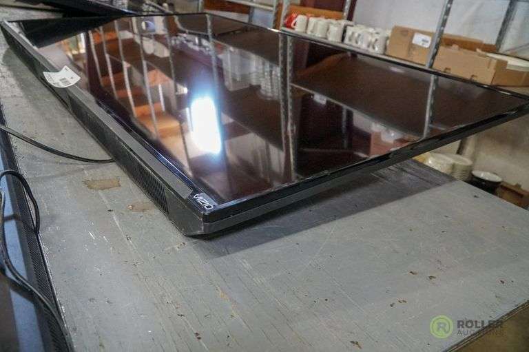 Vizio E600IB3 Flat Screen TV Roller Auctions