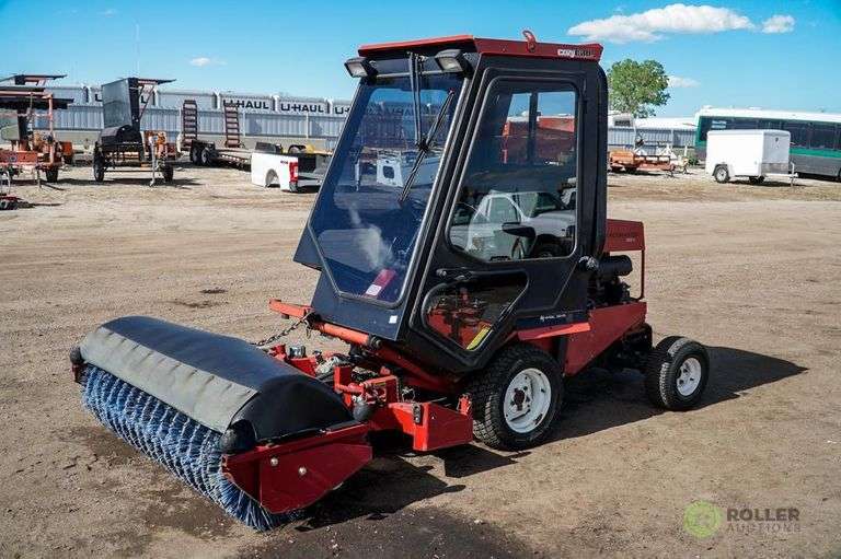 2007 Toro Groundsmaster 328D Tractor, 4WD, 60in Broom Attachment