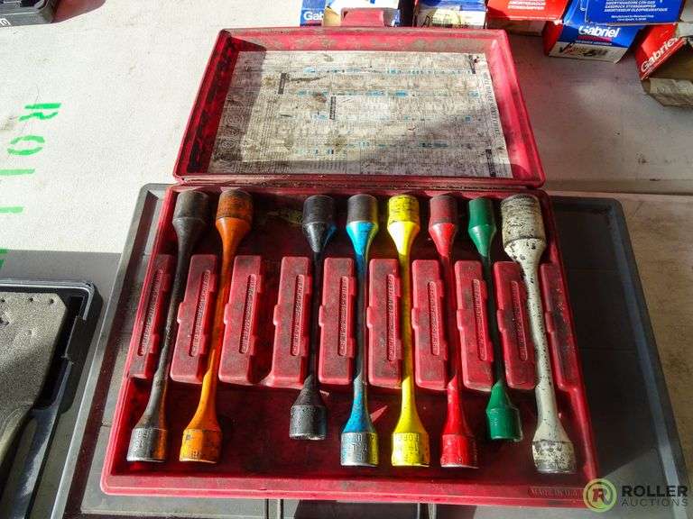 Blue Point TSS4 Automotive Torque Socket Set and Case Roller Auctions