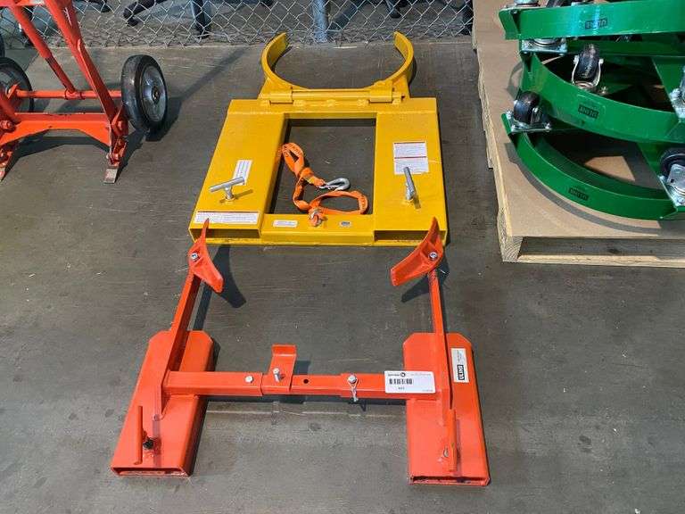 ULine H1843 55Gallon Drum Grabber Forklift Attachment and ULine H