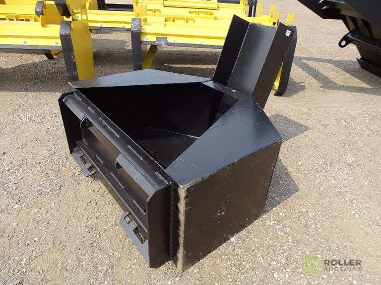 New KT 3/4 Cubic Yard Concrete Placement Bucket To Fit Skid Steer