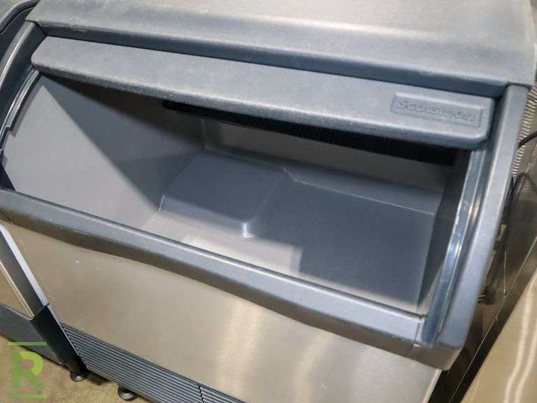 Scotsman CU3030SW1A Undercounter Ice Machine Roller Auctions