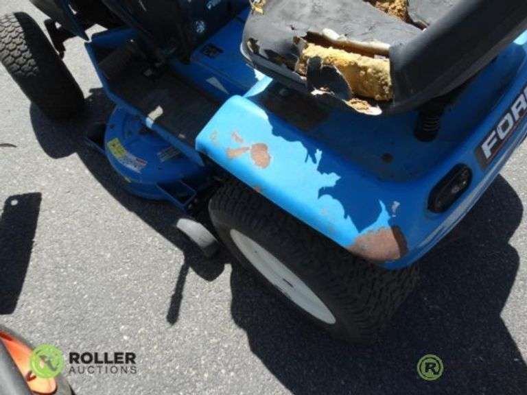 FORD LS25 RIDING LAWN MOWER, Gas, Inoperable, Grass Catcher Parts