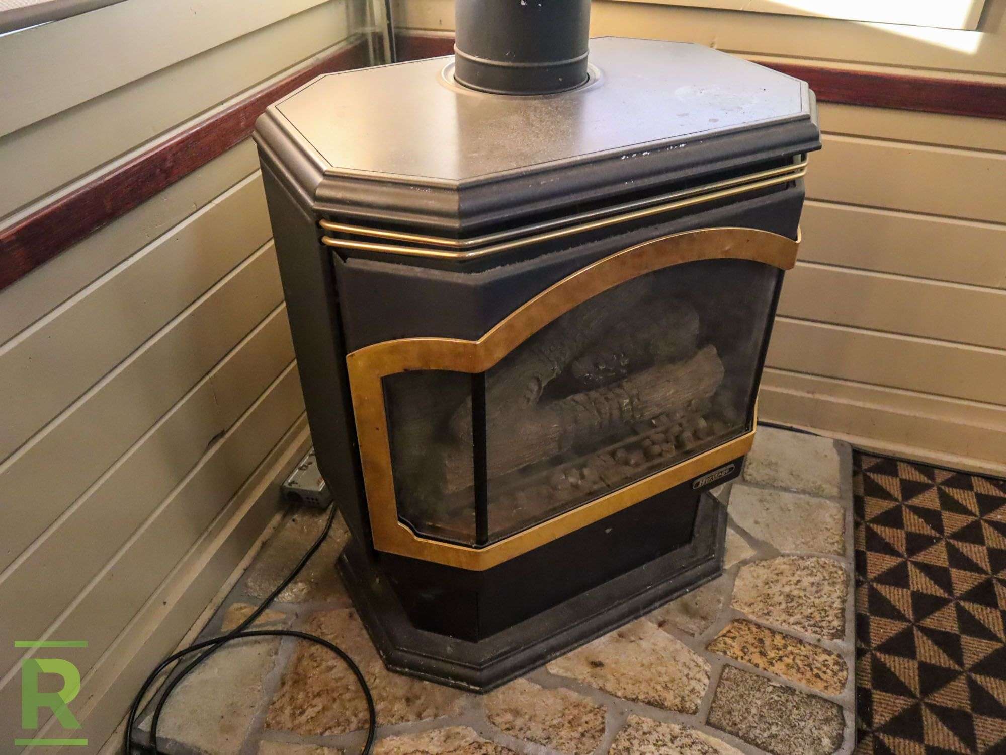 Lopi Heritage Fire Place - Roller Auctions