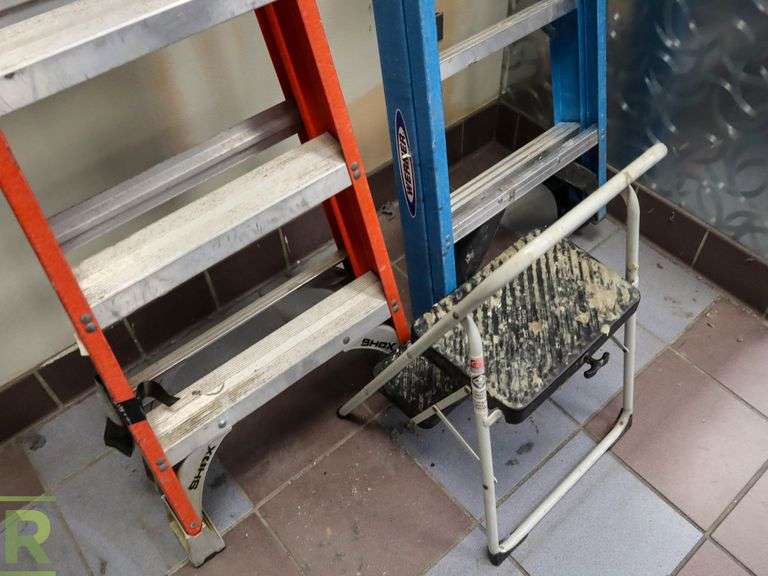 (2) 6' Ladders And Step Stool - Roller Auctions