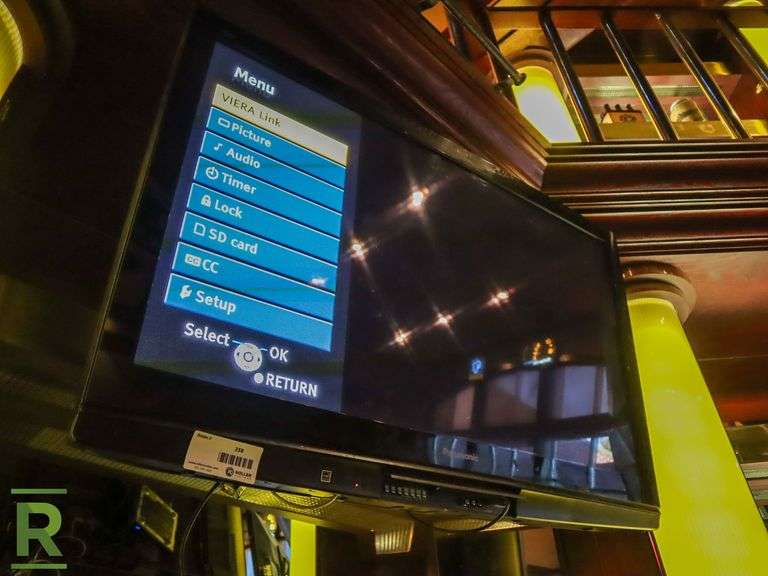 Panasonic TH-50PX804 TV 50" - Roller Auctions