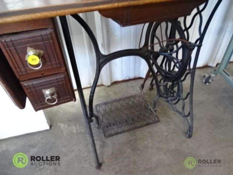 Singer MFG Co Pedal Powered Sewing Machine Roller Auctions