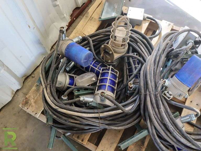 Pallet of Lights - Roller Auctions