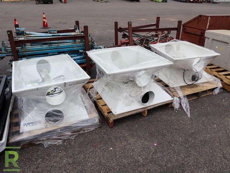 (3) Pallets Of Big Daddy Grow Lights, (6) Total Lights - Roller Auctions
