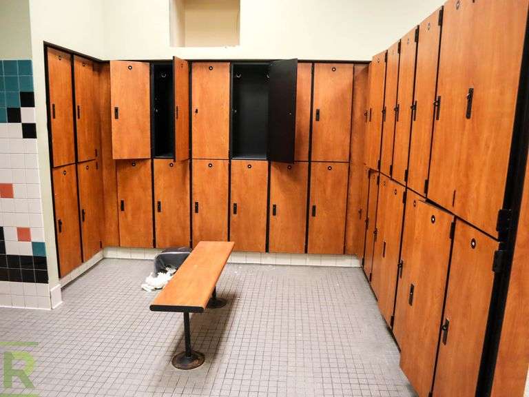 Lockers And Benches - Roller Auctions