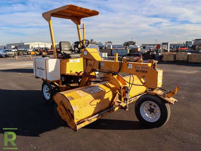 2005 Broce BB 250-B Parking Lot Sweeper - Roller Auctions