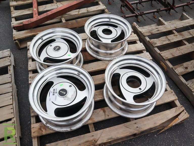 (4) Wheels, 15" - Roller Auctions