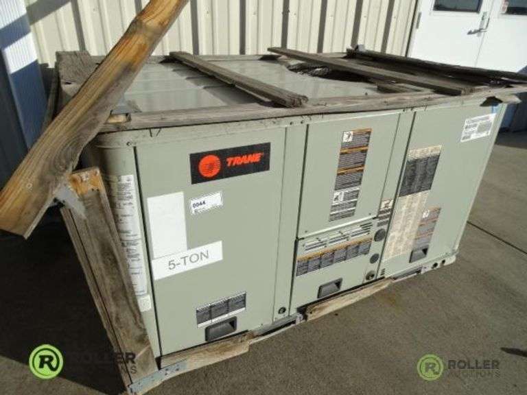 Trane Roof Top Mount Heating / Cooling Unit, 130000-BTU, Single Phase ...