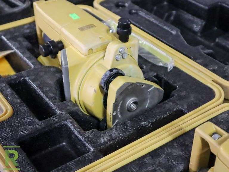 (2) Topcon DT-209 Optical Digital Theodolites - Roller Auctions