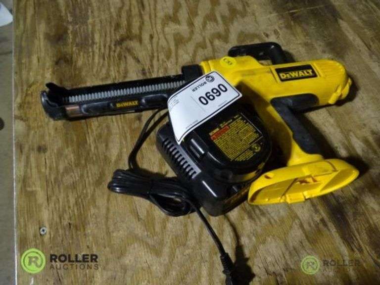 DeWalt SC545K Heavy Duty 18V Cordless Adhesive Gun Kit Roller Auctions