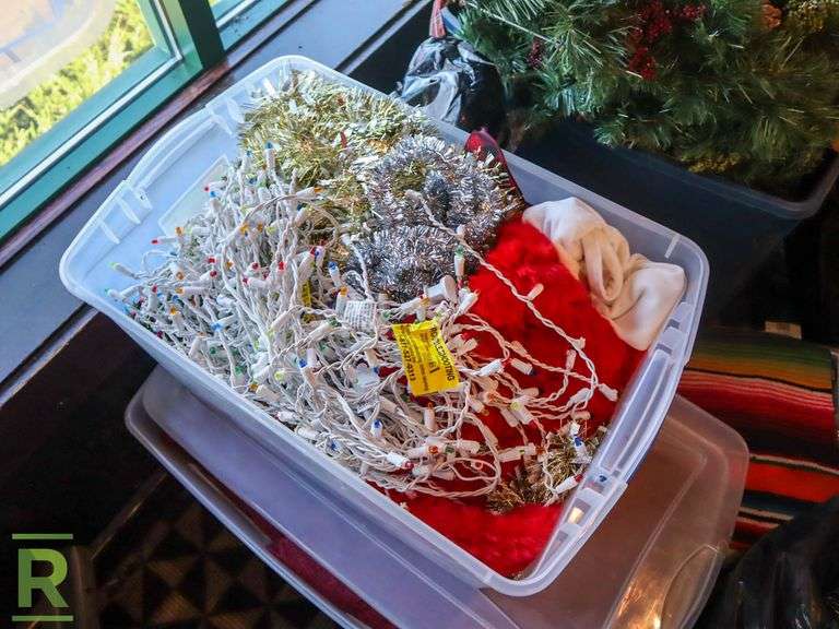 Assorted Holiday Decorations - Roller Auctions