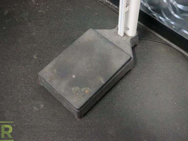 Seca Height And Weight Scale, 400lbs Capacity - Roller Auctions
