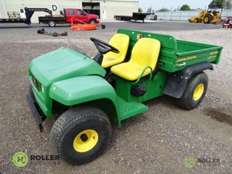 John Deere Turf Gator, 4x2, Electric, Manual Dump Bed, Hour Meter Reads