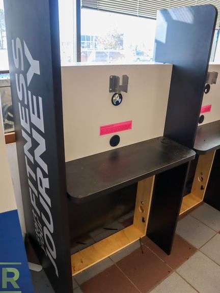 3-Section Kiosk - Roller Auctions