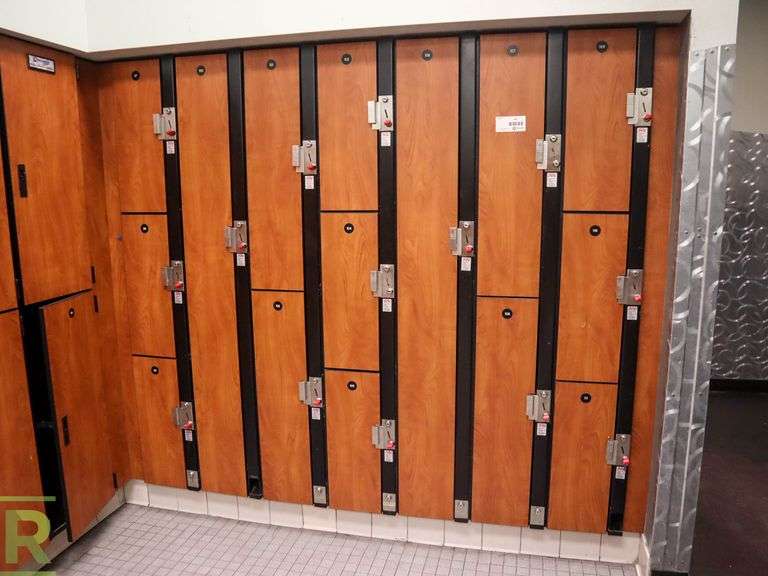 Lockers And Benches - Roller Auctions