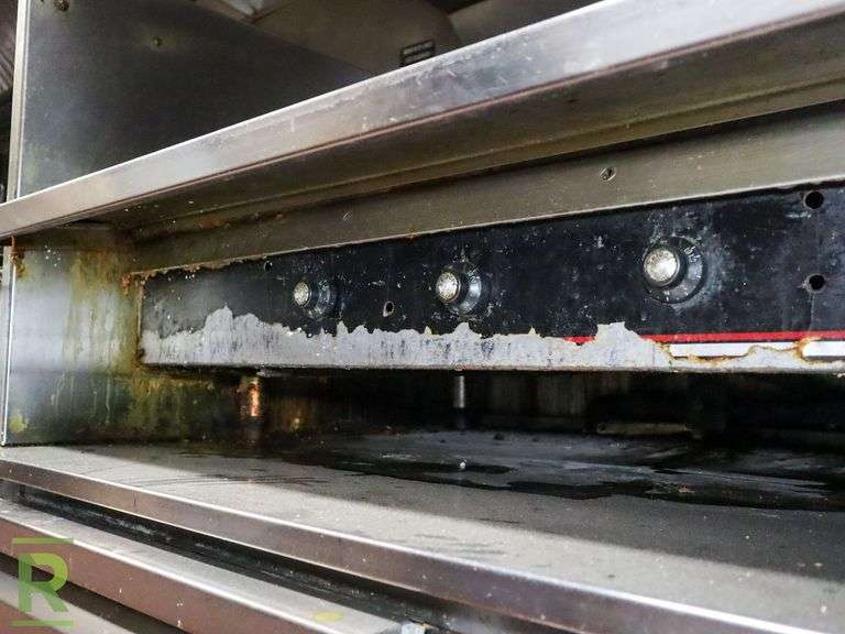 Wolf 5-Burner Flat Top Griddle, Gas, Built In - Roller Auctions
