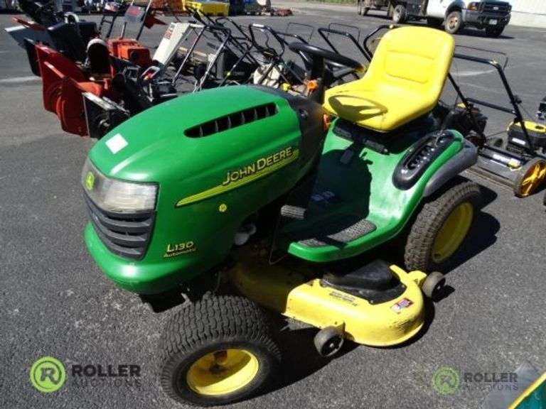 John Deere L130 48in Cutting System Residential Riding Mower, Gas