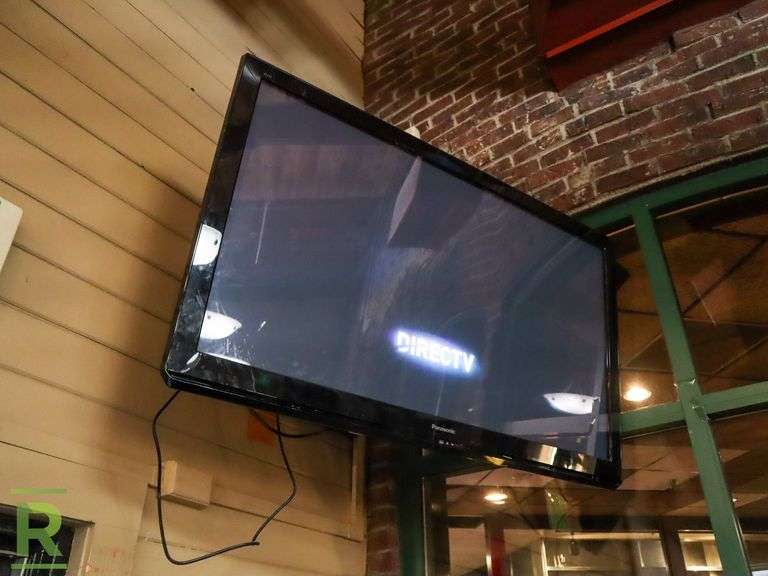 (3) Panasonic TCP50X3 TVs, 50" & (2) 42" - Roller Auctions
