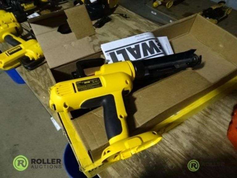 DeWalt SC545K Heavy Duty 18V Cordless Adhesive Gun Kit Roller Auctions