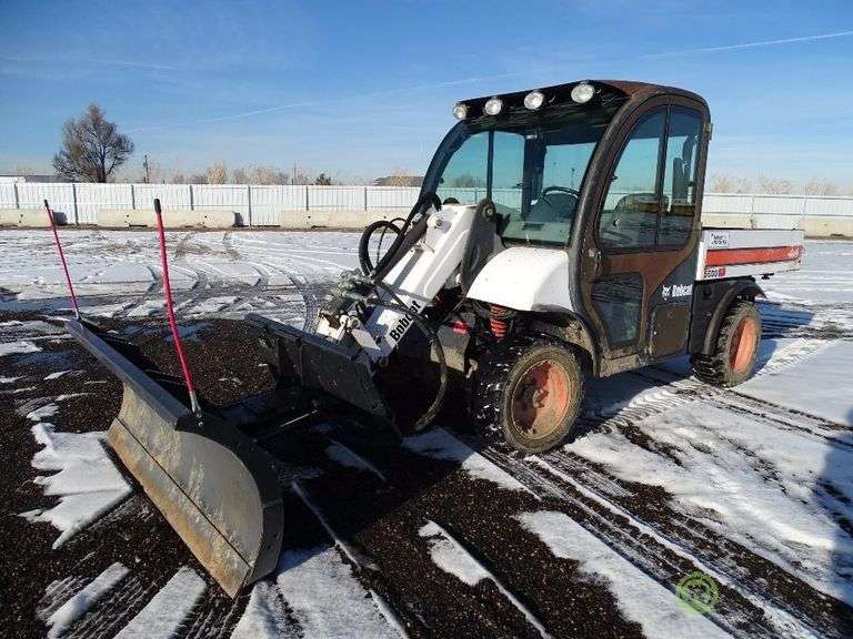 2003 BOBCAT 5600 TOOLCAT, 4x4, Enclosed Cab w/ AC, Front Auxiliary
