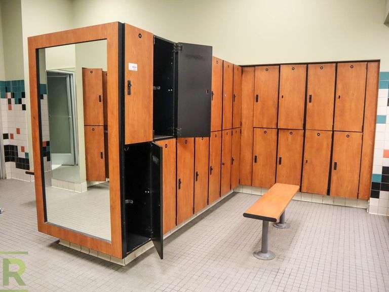 Lockers And Benches - Roller Auctions