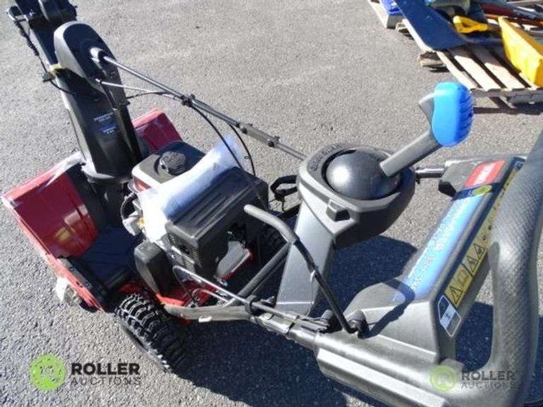 Toro 36003 Snowmaster 824QXE Snow Thrower, 252CC Gas Engine Roller