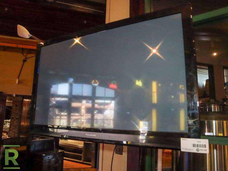 Panasonic TCP42530 TV 42" - Roller Auctions