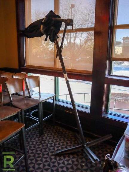 Patio Umbrella - Roller Auctions