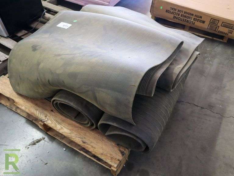Pallet of Floor Mats - Roller Auctions