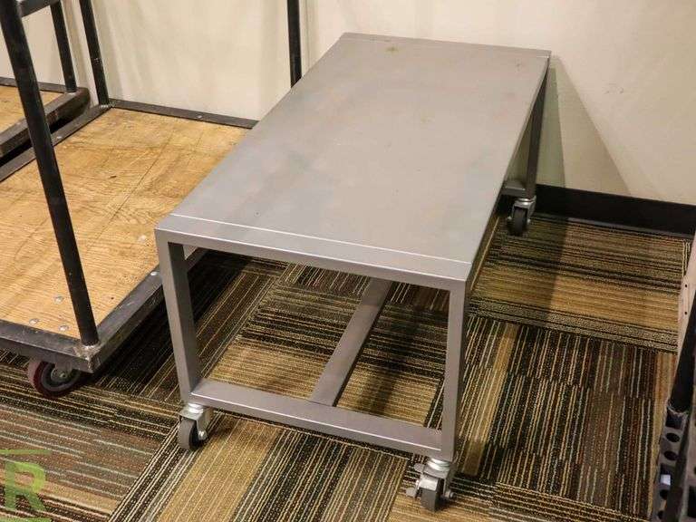 (6) Carts - Roller Auctions