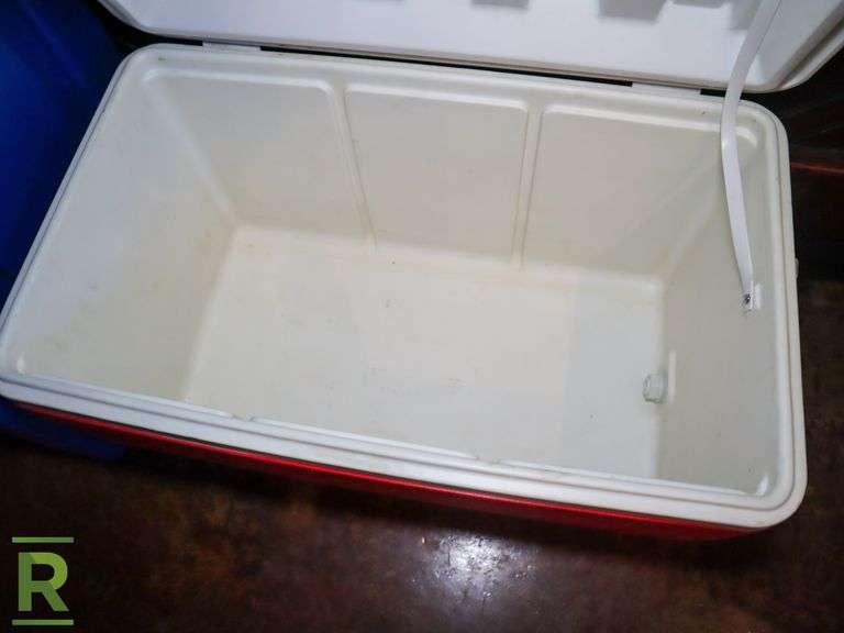 (2) Insulated Beverage Dispensers And Igloo Cooler - Roller Auctions