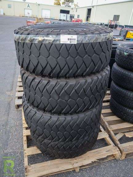 (4) 2018 Maxxis Razr MT 35x12-50R18 Tires - Roller Auctions